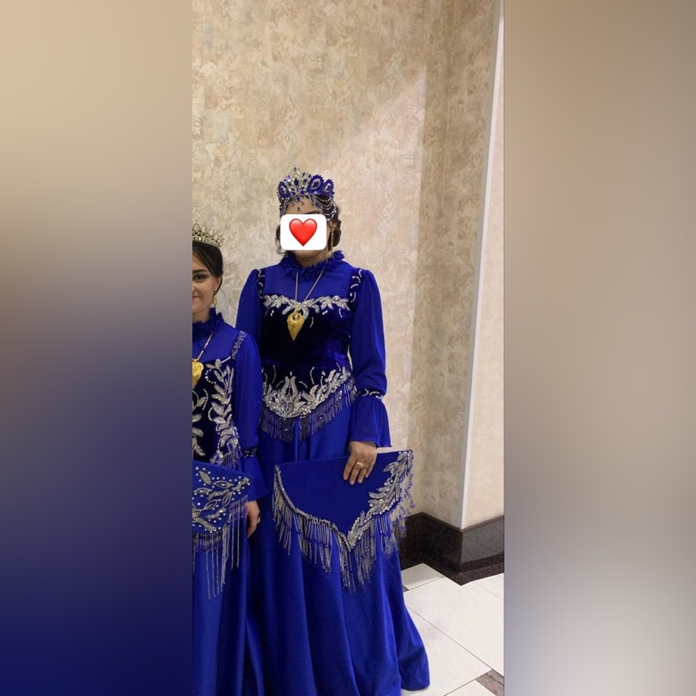 Tajik/Uzbek Women’s dress, salom solgich & crown